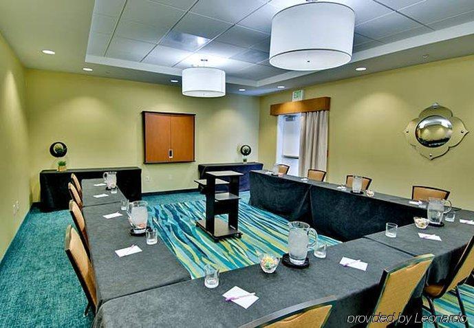 Springhill Suites By Marriott Corona Riverside Зручності фото