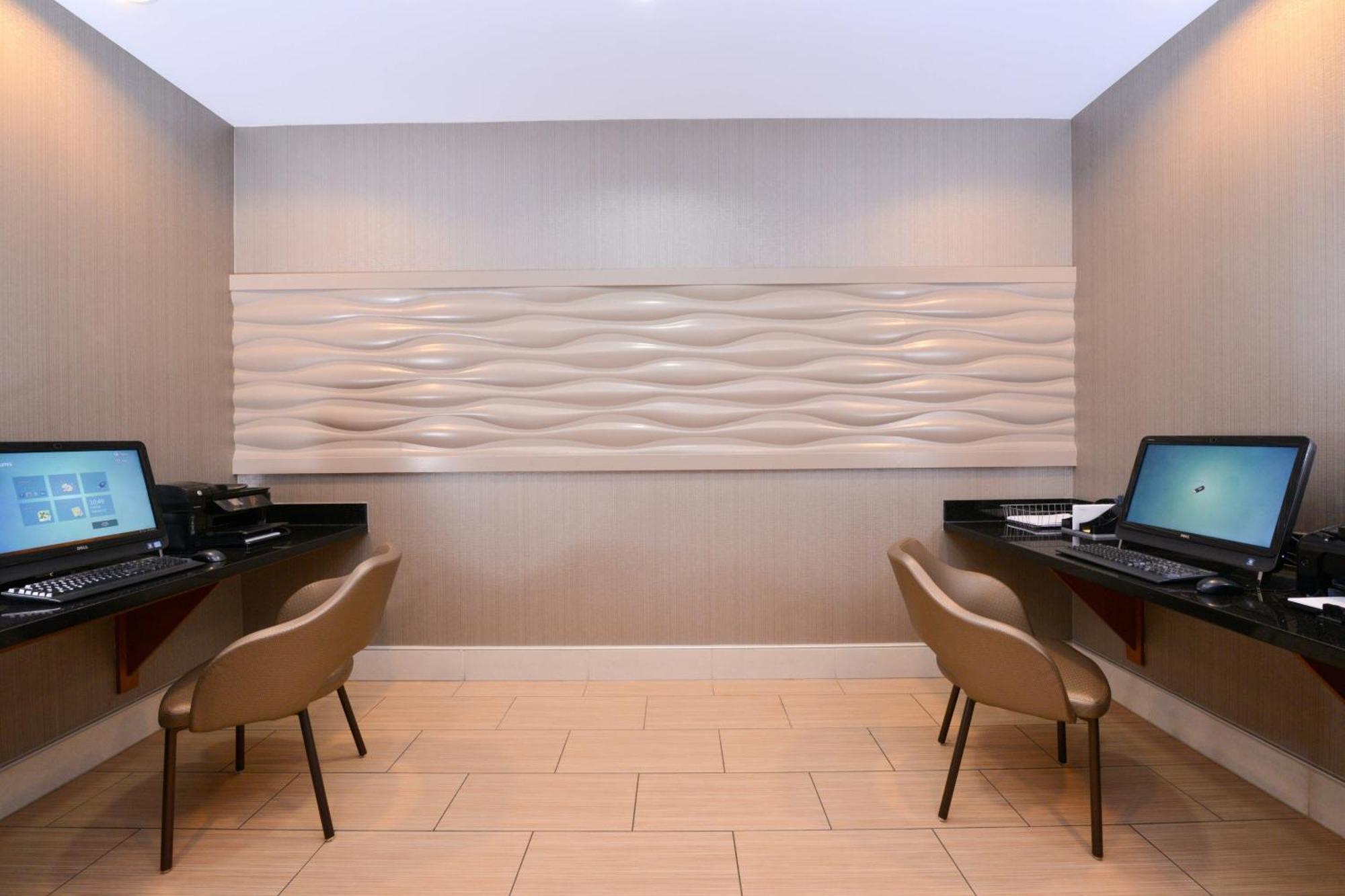 Springhill Suites By Marriott Corona Riverside Екстер'єр фото
