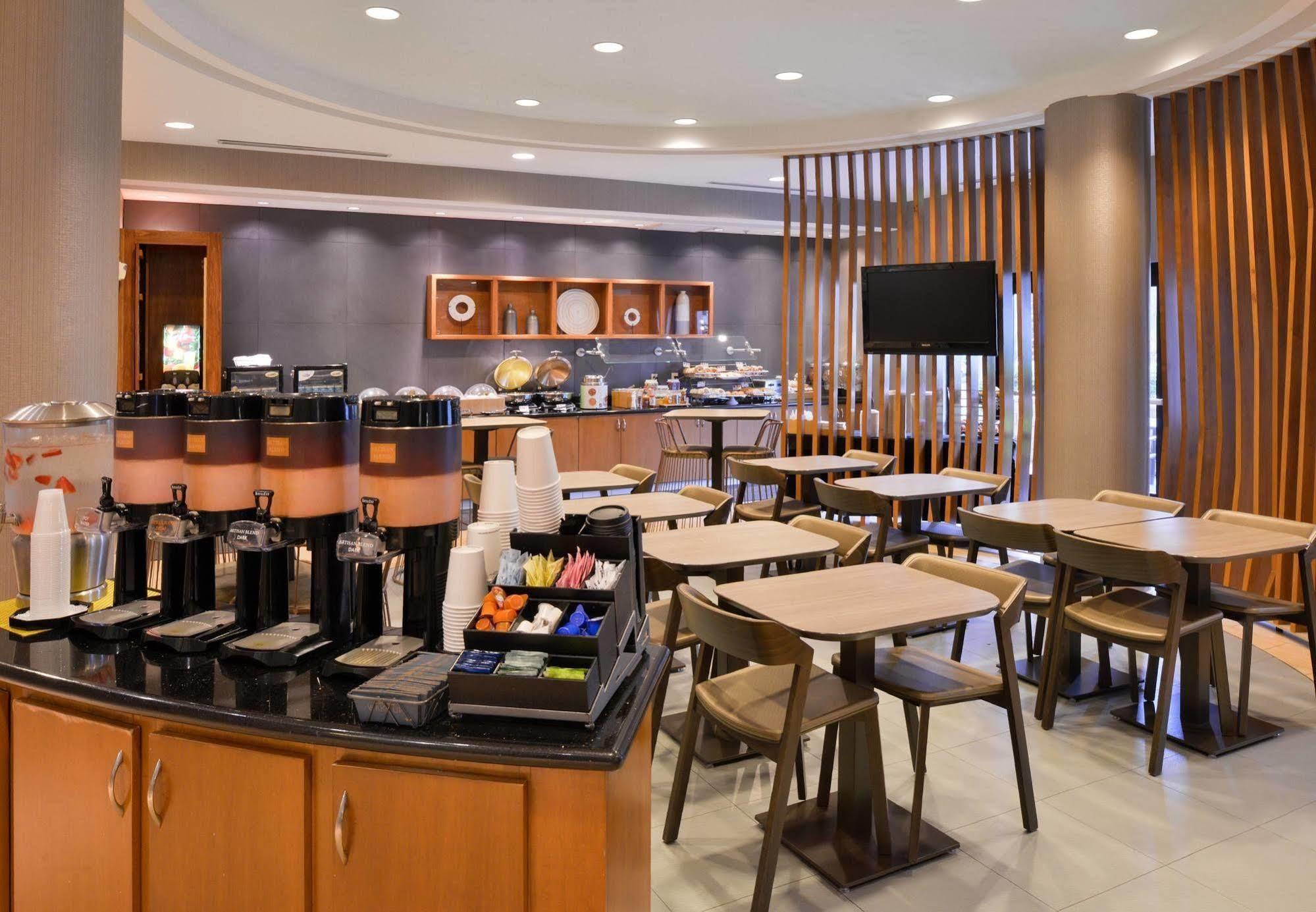 Springhill Suites By Marriott Corona Riverside Екстер'єр фото